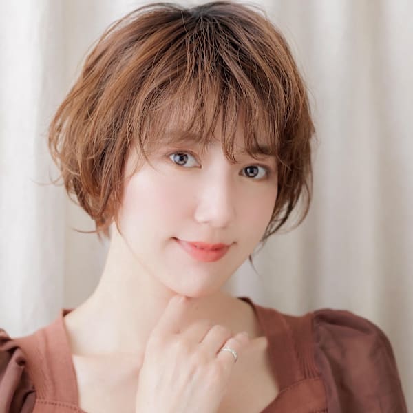 大人ガーリー小顔フェザーショートマッシュパーマ30代40代