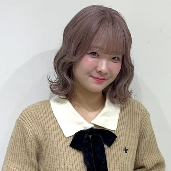 ピンクミルクティーベージュ ウェーブ ボブ ブリーチ