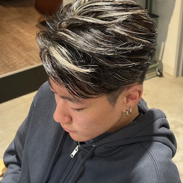 センターパート/ブリーチ/カラー/ハイライト/メンズカット