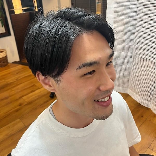 人気の刈り上げセンターパートスタイル
