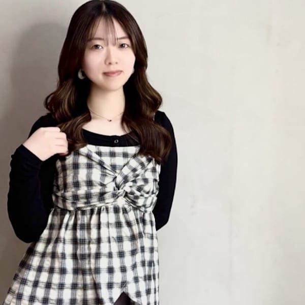 BLONDE 町田 【ブロンド】【ブロンド マチダ】のスタッフ紹介。越野 いづみ