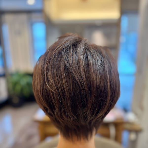 くせ毛をいかしたふんわりショート