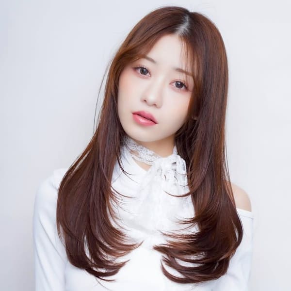 ロングレイヤー ベージュ センターパート 髪質改善カラー|髪質改善 SEPT. 天神大名