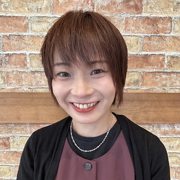 	若松　絵美|HAIR & MAKE EARTH 霧島国分店