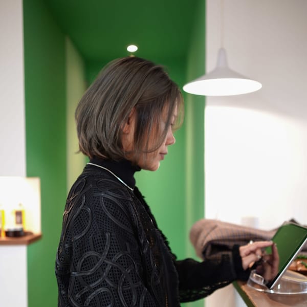 ミディアムボブ＋グレーベージュ