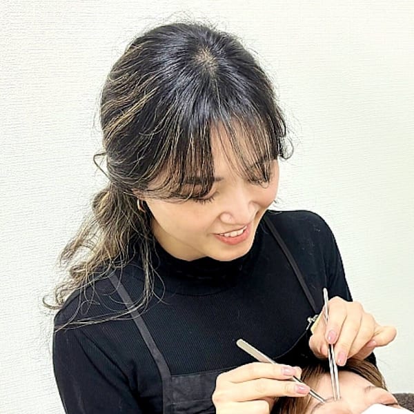 ミニョン アイラッシュデザインサロン北花田店【ミニョンアイラッシュデザインサロンキタハナダテン】のスタッフ紹介。ミヤモト