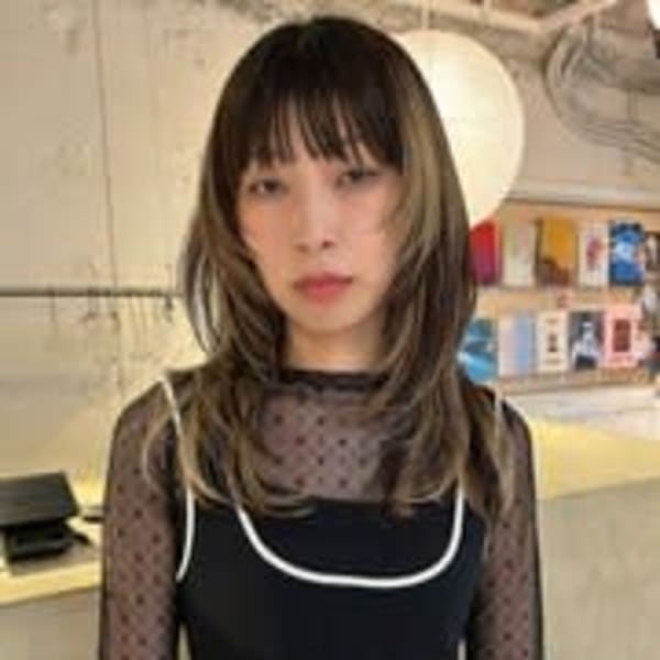 シャギーレイヤー　バタフライレイヤー　ハイライトカラー|Loom.