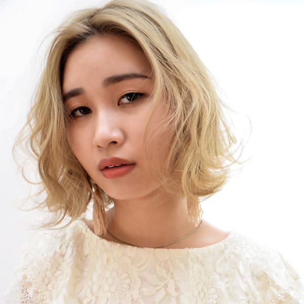 ミニマムボブ×モードブロンド×外国人風3Dカラー