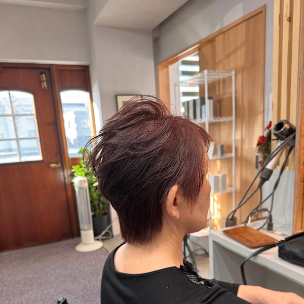 ピンクブラウンで楽しむミセスショート