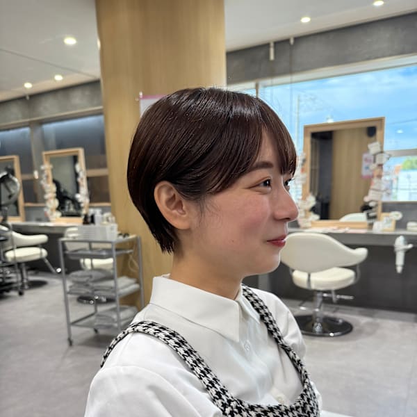 キュッとまとまる♪コンパクトショート×ベージュカラー