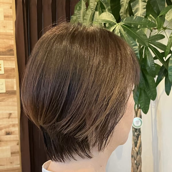ショートボブ。えりあしに若干の生えグセがある方にもオススメ。