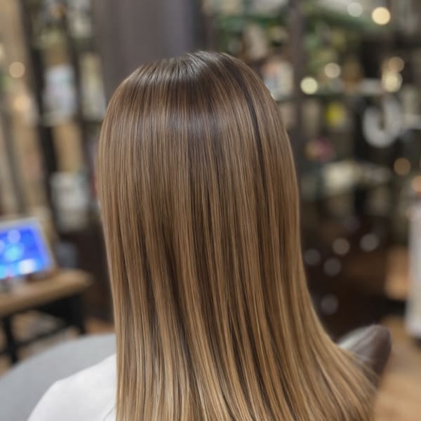 大人ナチュラルな透明感ベージュカラー