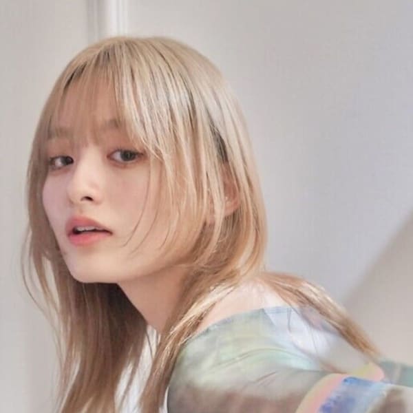 切りっぱなしミディ×顔まわりカット