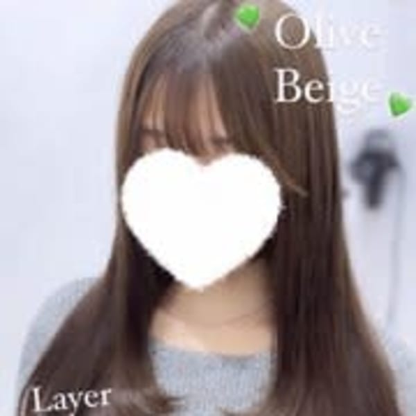 オリーブベージュ