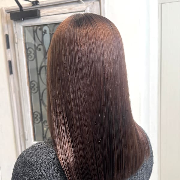 大人女性のための自然な髪質改善縮毛矯正