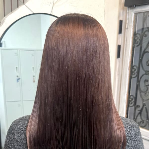 大人女性のための自然な髪質改善縮毛矯正