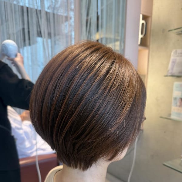 大人の丸みショートボブ|EMU international 春日部本店