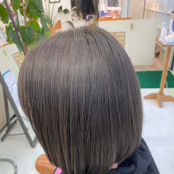 アッシュグレージュ