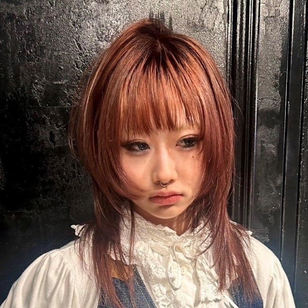 ミディアムレイヤーカット オレンジブラウンカラー