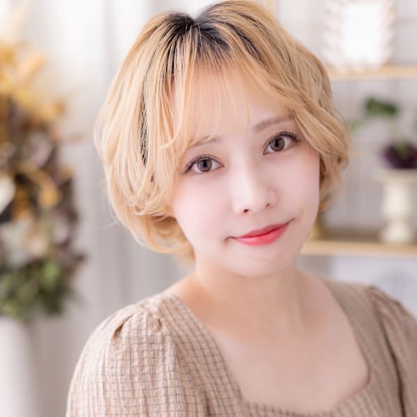 韓国風ハイトーンカラー小顔プードルパーマ　ドライパーマ