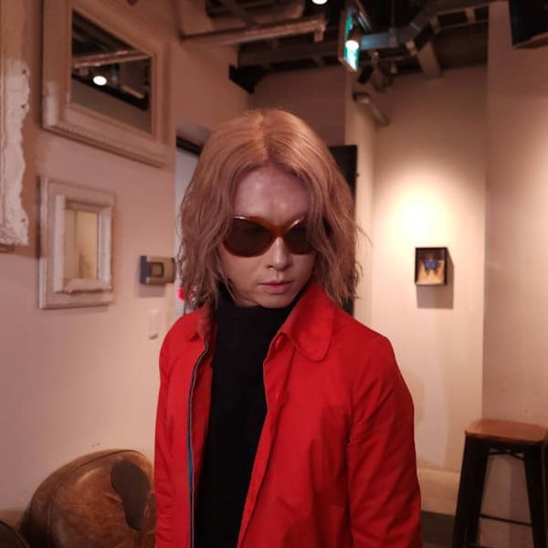レイヤーボブ　ブリーチ　ベージュカラー