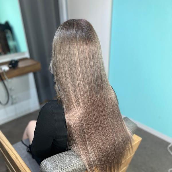 アッシュグレー