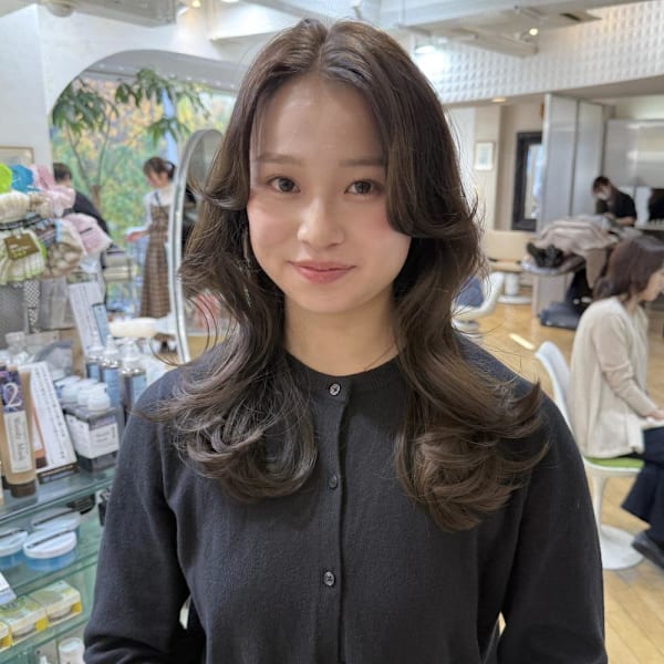 ロングレイヤー×ベージュカラー