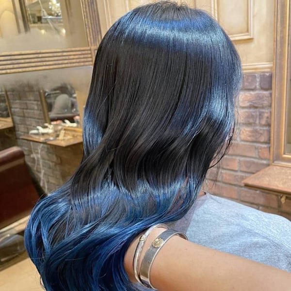 ダークブルー/カーテンバング/顔周りカット/エンドカラー|Cyntia by artina 渋谷店