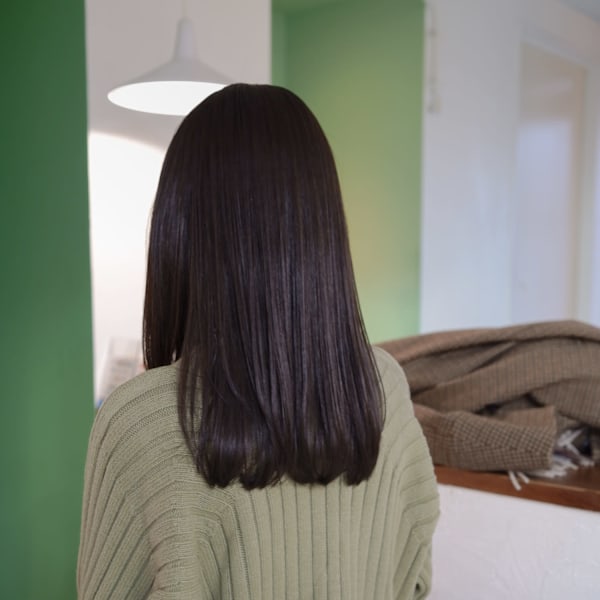 ダークブラウン×艶髪ヘア