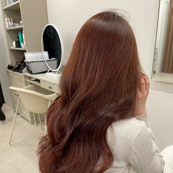 人かわいいエギョモリミルクティーブラウン ひし形シルエット