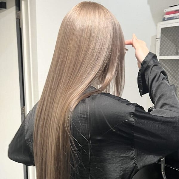 ベージュ大人ガーリー似合わせカットミディアムレイヤーカット|KOKO 本八幡