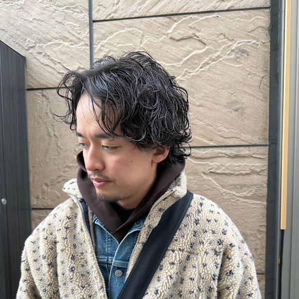 【大人メンズ】自然なウェーブで作るミディアムパーマ
