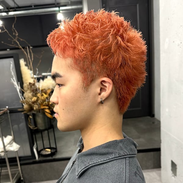 WAVY 桜木町×派手髪スパイキーショート