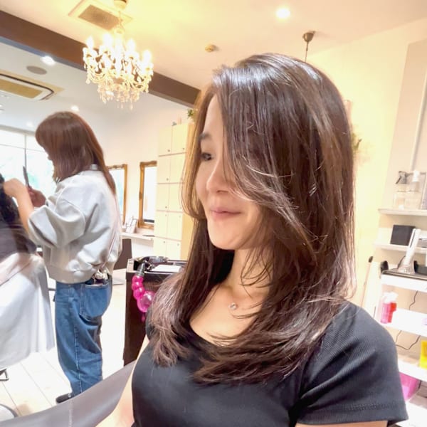 ツヤ感たっぷり小顔に見せる長めフェイスレイヤー[レイヤー]