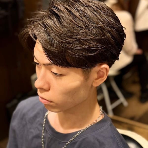 【センターパート×ツーブロック】ニュアンスパーマで魅せる大人