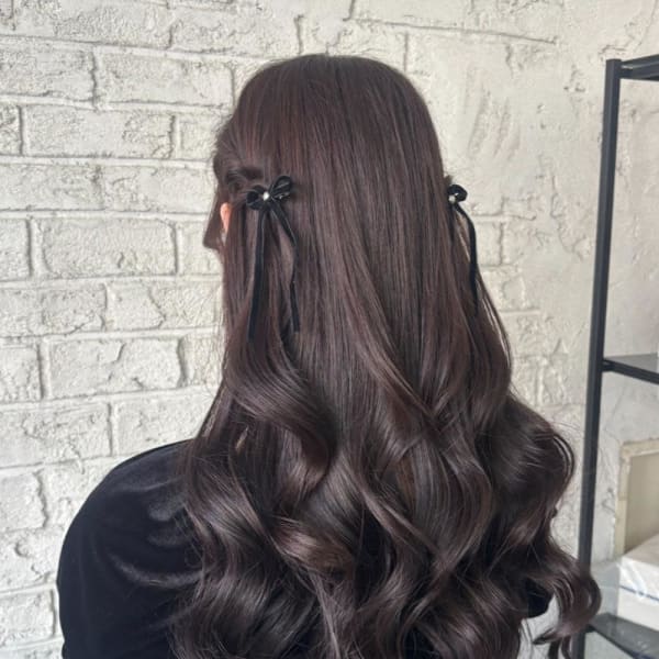 ねじりハーフツインアレンジ ヘアセット 池袋|prize 池袋【プライズ】池袋西口店