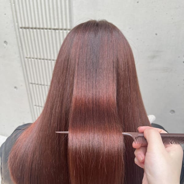 ロング : 艶感レッドブラウン : 50代