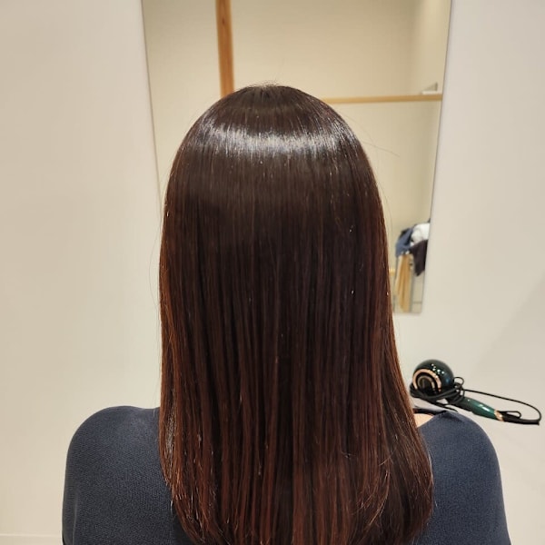 艶髪矯正でツヤツヤに、、、