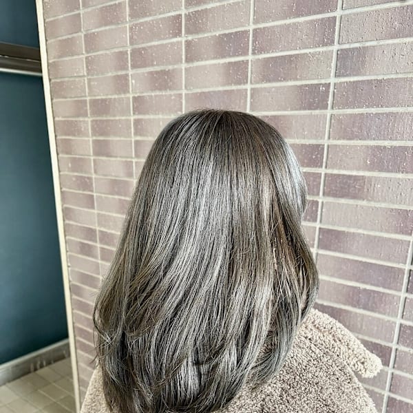 柔らかレイヤーカット&オリーブグレージュ