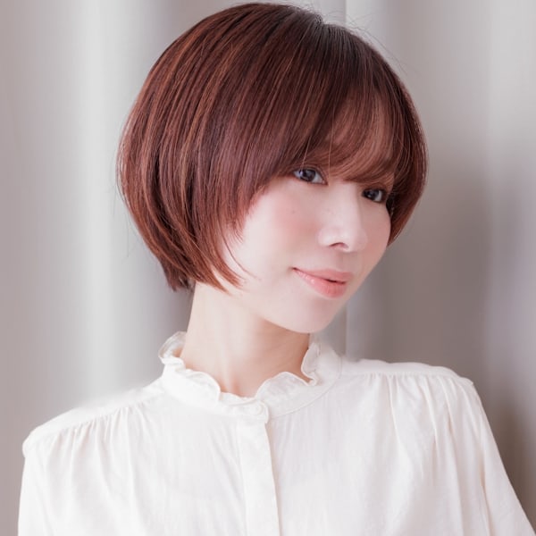 チェリーレッド艶感ローズベージュ小顔丸みショート30代40代
