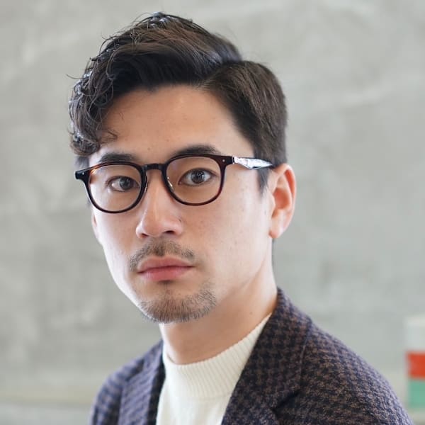 大人の色気を引き出すサイドパートパーマ