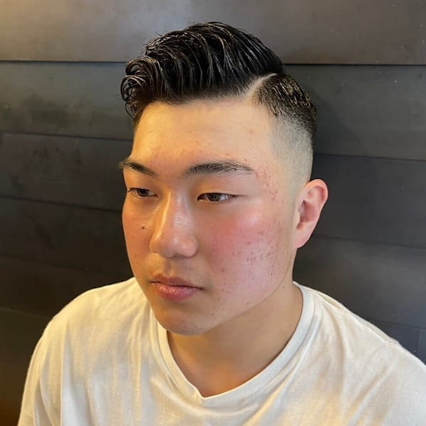 サイドパート 黒髪 スキンフェード