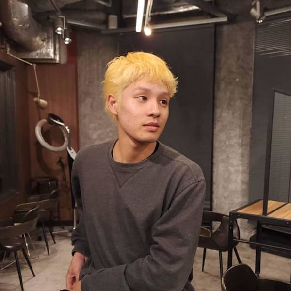 ブロンドヘアーマッシュショート ワンブリーチ ラフショート