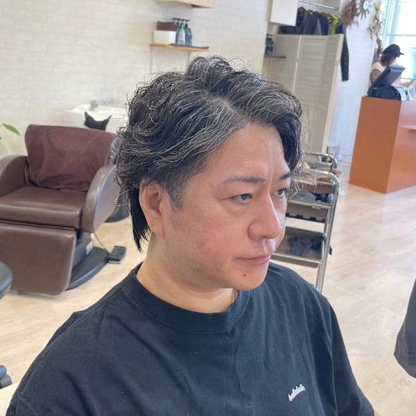 楽々園◎大人メンズ白髪活かし無造作パーマミディ