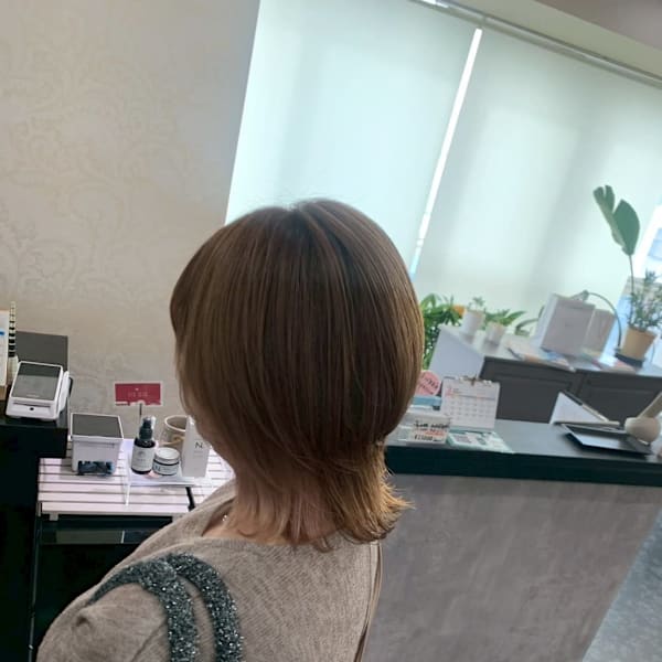 ウルフショート　レイヤーカット　白髪ぼかし　カラー　