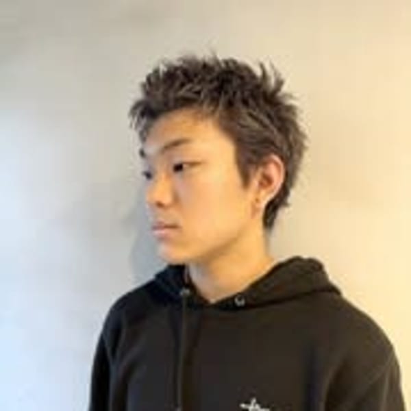 グレー×スパイキーショート