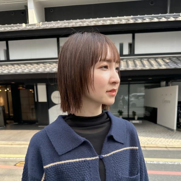 顔周りレイヤーのストレートボブ|Creww KYOTO【クルー キョウト】