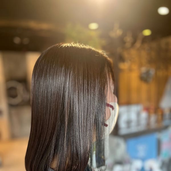 まとまり重視のナチュラルミディアムスタイル。