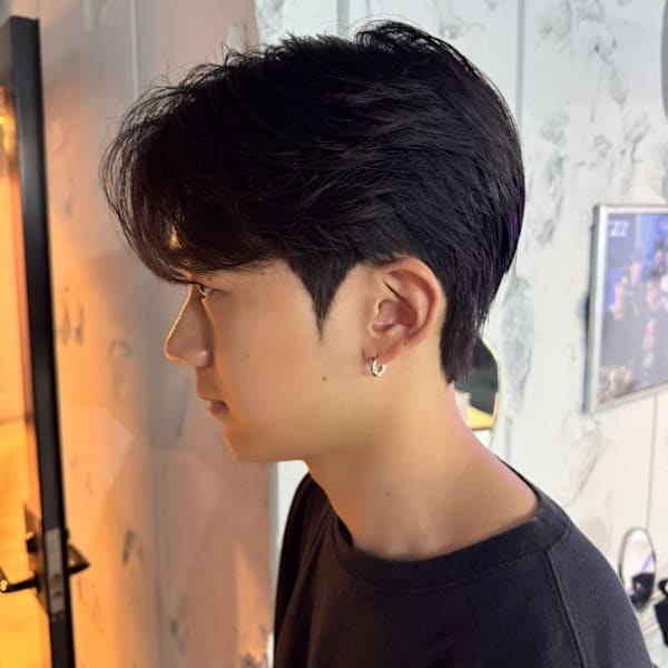 センターパート　【ダウンパーマ】|Korean Men's Salon LUAU Ao【コリアンメンズサロン ルアウ アオ】