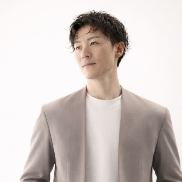 _WHITE+ 南海難波店【アンダーバーホワイトプラスナンカイナンバテン】のスタッフ紹介。角田 真吾